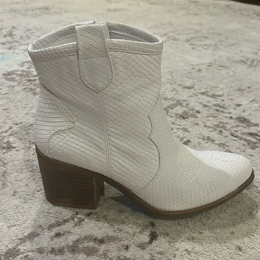 Dirty Laundry Unite Western Boot